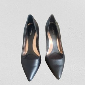 Black Calvin Klein size 8 heels